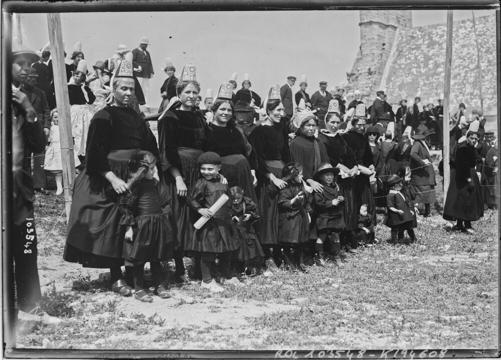 Veuves de sauveteurs, 1925