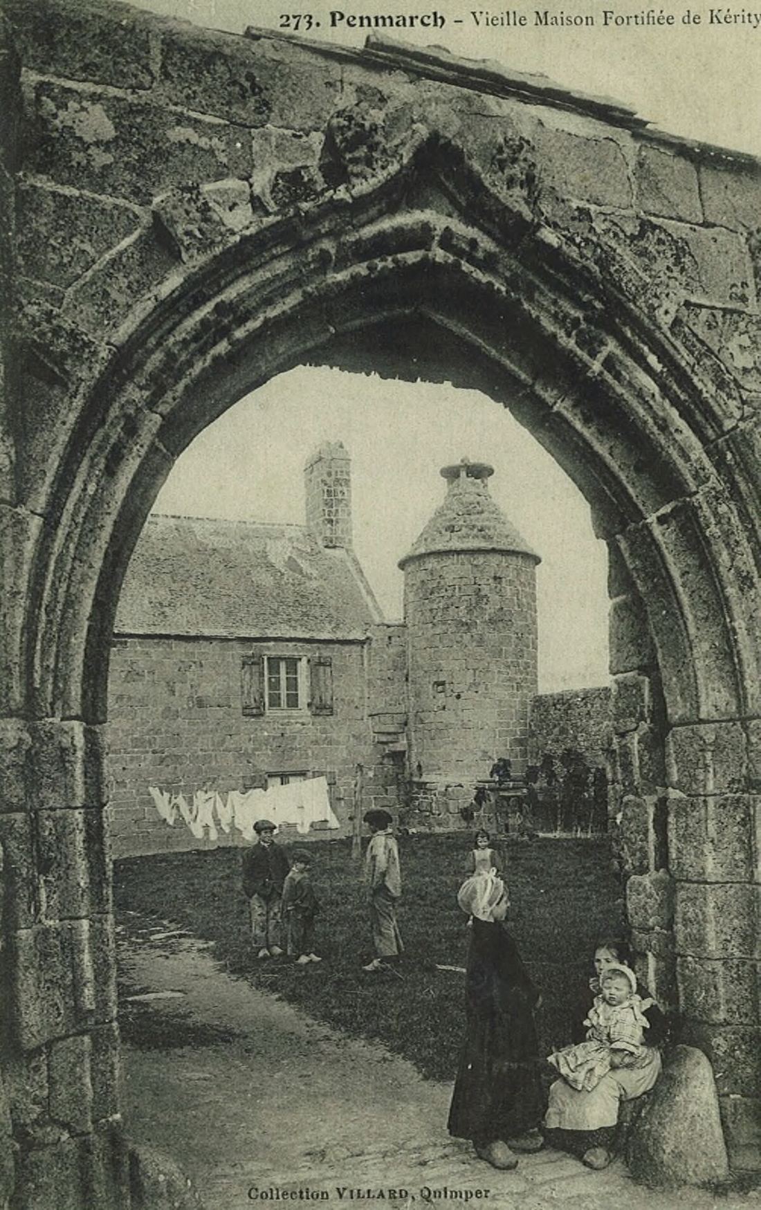 Une vieille maison fortifiée de Kérity.